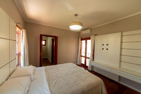Casa de condomínio para alugar com 282m², 4 quartos e 4 vagasSuite Master