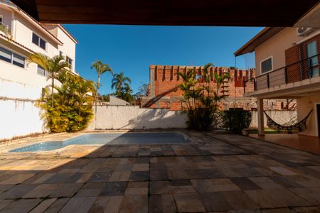 Casa de condomínio para alugar com 282m², 4 quartos e 4 vagasQuintal