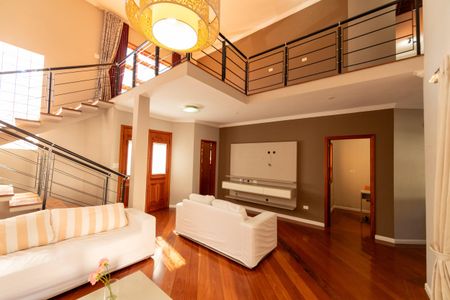 Casa de condomínio para alugar com 282m², 4 quartos e 4 vagasSala