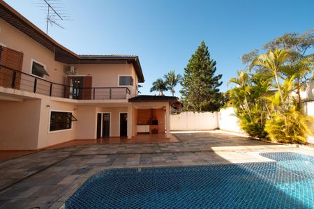 Casa de condomínio para alugar com 282m², 4 quartos e 4 vagasQuintal