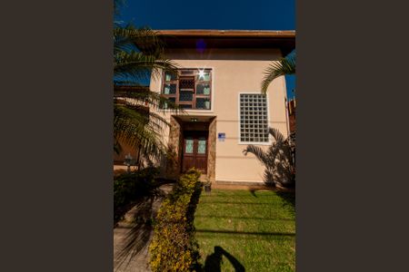 Casa de condomínio para alugar com 282m², 4 quartos e 4 vagasFachada
