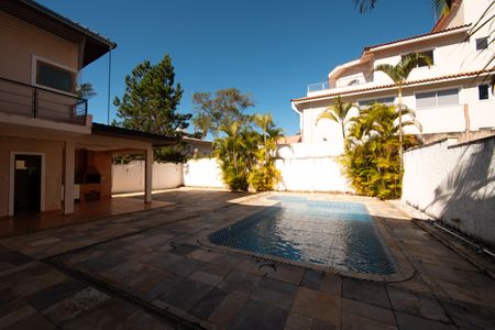 Casa de condomínio para alugar com 282m², 4 quartos e 4 vagasQuintal