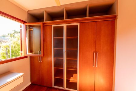 Casa de condomínio para alugar com 282m², 4 quartos e 4 vagasQuarto 1