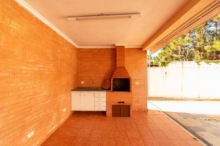 Casa de condomínio para alugar com 282m², 4 quartos e 4 vagasQuintal