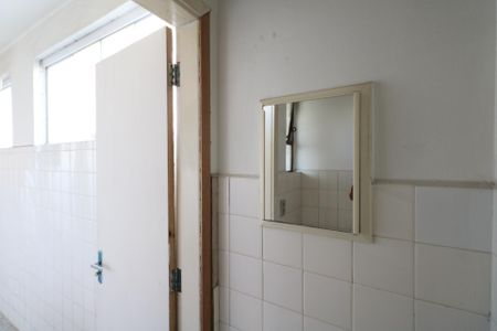 Banheiro da Área de Serviço de apartamento para alugar com 4 quartos, 222m² em Santo Antônio, São Caetano do Sul