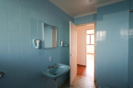 Banheiro social de apartamento para alugar com 4 quartos, 222m² em Santo Antônio, São Caetano do Sul