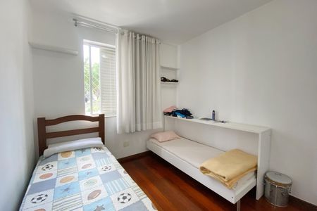 Apartamento à venda com 80m², 2 quartos e 2 vagasQuarto 2