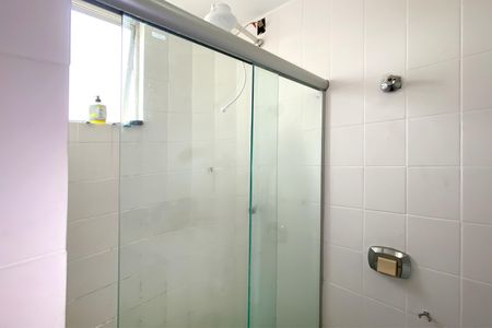 Apartamento à venda com 80m², 2 quartos e 2 vagasBanheiro da Suíte 1