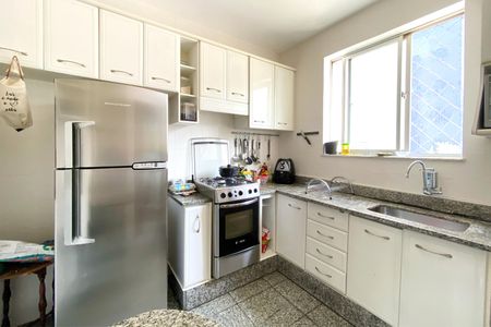 Apartamento à venda com 80m², 2 quartos e 2 vagasCozinha