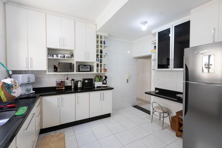 Casa à venda com 270m², 2 quartos e 2 vagas Casa à venda com 270m², 2 quartos e 2 vagasCozinha