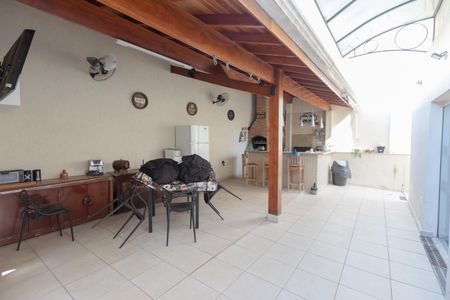 Casa à venda com 270m², 2 quartos e 2 vagas Casa à venda com 270m², 2 quartos e 2 vagasÁrea Gourmet