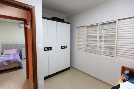 Casa à venda com 270m², 2 quartos e 2 vagas Casa à venda com 270m², 2 quartos e 2 vagasQuarto 2