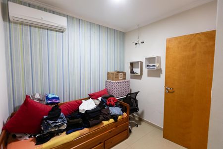 Casa à venda com 270m², 2 quartos e 2 vagas Casa à venda com 270m², 2 quartos e 2 vagasQuarto 2