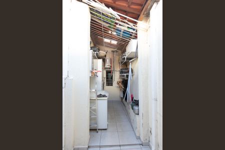 Casa à venda com 270m², 2 quartos e 2 vagas Casa à venda com 270m², 2 quartos e 2 vagasCorredor Externo