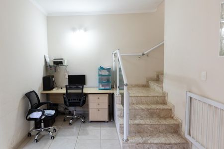 Casa à venda com 270m², 2 quartos e 2 vagas Casa à venda com 270m², 2 quartos e 2 vagasEscritório