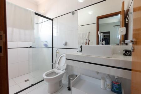 Casa à venda com 270m², 2 quartos e 2 vagas Casa à venda com 270m², 2 quartos e 2 vagasBanheiro da Suíte Master