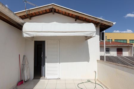 Casa à venda com 270m², 2 quartos e 2 vagas Casa à venda com 270m², 2 quartos e 2 vagasVista da entrada da Suíte Master