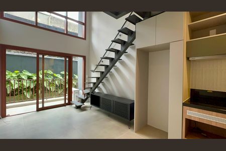 Sala de kitnet/studio para alugar com 1 quarto, 43m² em Jardim das Bandeiras, São Paulo