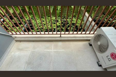 Varanda da Sala de kitnet/studio para alugar com 1 quarto, 43m² em Jardim das Bandeiras, São Paulo