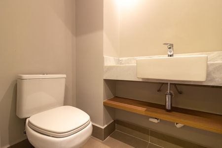 Lavabo de apartamento para alugar com 1 quarto, 43m² em Jardim das Bandeiras, São Paulo