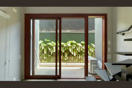 Varanda da Sala de kitnet/studio para alugar com 1 quarto, 43m² em Jardim das Bandeiras, São Paulo