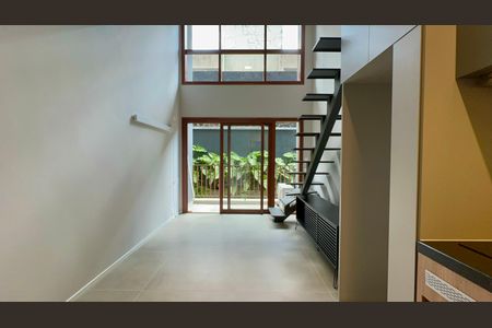 Sala de kitnet/studio para alugar com 1 quarto, 43m² em Jardim das Bandeiras, São Paulo