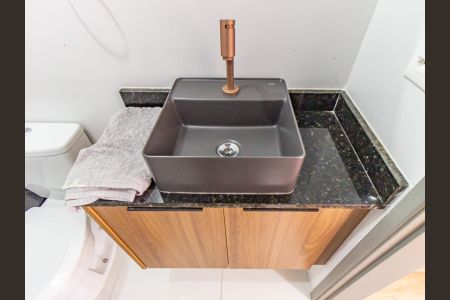 Banheiro de apartamento para alugar com 1 quarto, 27m² em Vila Invernada, São Paulo