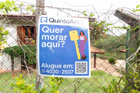 Casa de condomínio para alugar com 348m², 4 quartos e 2 vagas Casa de condomínio para alugar com 348m², 4 quartos e 2 vagasFACHADA