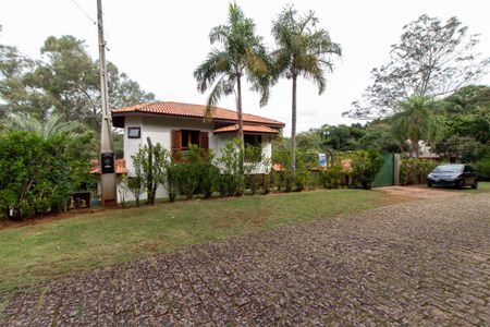 Casa de condomínio para alugar com 348m², 4 quartos e 2 vagas Casa de condomínio para alugar com 348m², 4 quartos e 2 vagasFACHADA