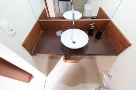 Casa de condomínio para alugar com 348m², 4 quartos e 2 vagas Casa de condomínio para alugar com 348m², 4 quartos e 2 vagasBANHEIRO DA SUITE 2