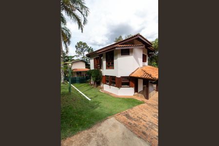 Casa de condomínio para alugar com 348m², 4 quartos e 2 vagas Casa de condomínio para alugar com 348m², 4 quartos e 2 vagas ÁREA EXTERNA FACHADA