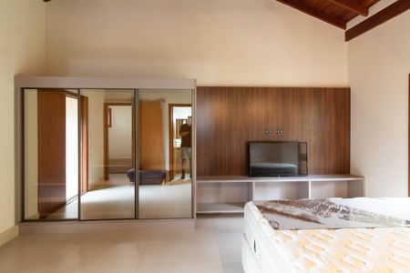 Casa de condomínio para alugar com 348m², 4 quartos e 2 vagas Casa de condomínio para alugar com 348m², 4 quartos e 2 vagasSUITE 1
