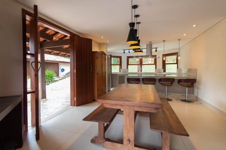 Casa de condomínio para alugar com 348m², 4 quartos e 2 vagas Casa de condomínio para alugar com 348m², 4 quartos e 2 vagasSALA DE JANTAR