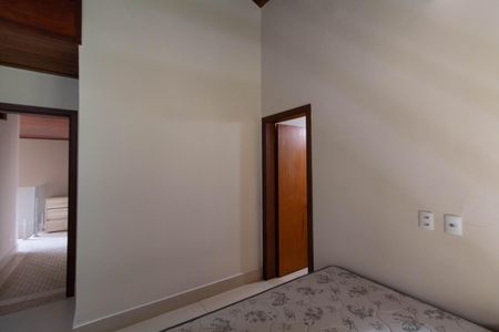 Casa de condomínio para alugar com 348m², 4 quartos e 2 vagas Casa de condomínio para alugar com 348m², 4 quartos e 2 vagasSUITE 3