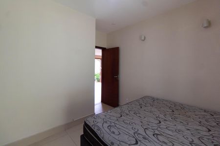 Casa de condomínio para alugar com 348m², 4 quartos e 2 vagas Casa de condomínio para alugar com 348m², 4 quartos e 2 vagasSUITE 4 TÉRREO