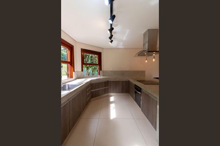 Casa de condomínio para alugar com 348m², 4 quartos e 2 vagas Casa de condomínio para alugar com 348m², 4 quartos e 2 vagasCOZINHA