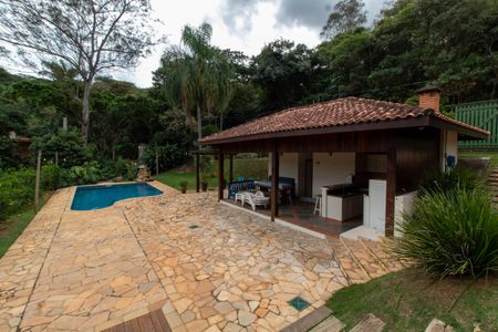 Casa de condomínio para alugar com 348m², 4 quartos e 2 vagas Casa de condomínio para alugar com 348m², 4 quartos e 2 vagas ÁREA EXTERNA PISCINA/CHURRASQUEIRA