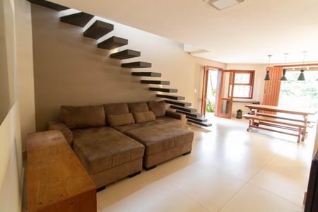 Casa de condomínio para alugar com 348m², 4 quartos e 2 vagas Casa de condomínio para alugar com 348m², 4 quartos e 2 vagasSALA