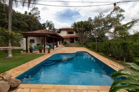 Casa de condomínio para alugar com 348m², 4 quartos e 2 vagas Casa de condomínio para alugar com 348m², 4 quartos e 2 vagas ÁREA EXTERNA PISCINA