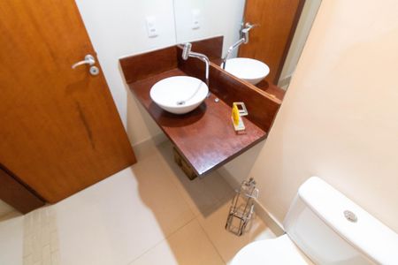 Casa de condomínio para alugar com 348m², 4 quartos e 2 vagas Casa de condomínio para alugar com 348m², 4 quartos e 2 vagasBANHEIRO DA SUITE 3