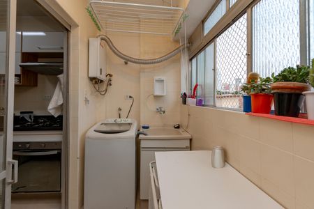 Apartamento à venda com 65m², 2 quartos e 1 vagaÁrea de Serviço