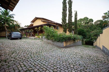 Casa à venda com 440m², 4 quartos e 8 vagas
