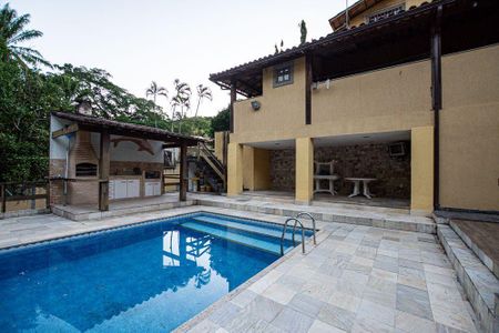 Casa à venda com 440m², 4 quartos e 8 vagas