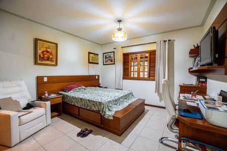 Casa à venda com 440m², 4 quartos e 8 vagas