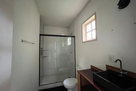 Casa para alugar com 400m², 3 quartos e 5 vagas Casa para alugar com 400m², 3 quartos e 5 vagasBanheiro da Suíte 2