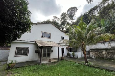 Quintal de casa para alugar com 3 quartos, 400m² em Jardim Primavera, Duque de Caxias