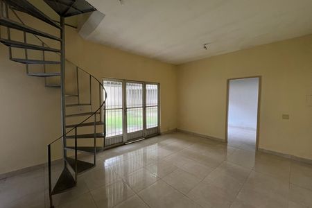 Sala de casa para alugar com 3 quartos, 400m² em Jardim Primavera, Duque de Caxias