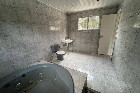Casa para alugar com 400m², 3 quartos e 5 vagas Casa para alugar com 400m², 3 quartos e 5 vagasBanheiro da suíte