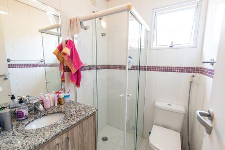 Casa à venda com 170m², 3 quartos e 4 vagasBanheiro da suíte 2