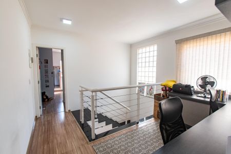 Casa à venda com 170m², 3 quartos e 4 vagasEscritório